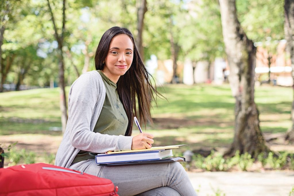 becas-universidad-nacional-pedro-henriquez-urena